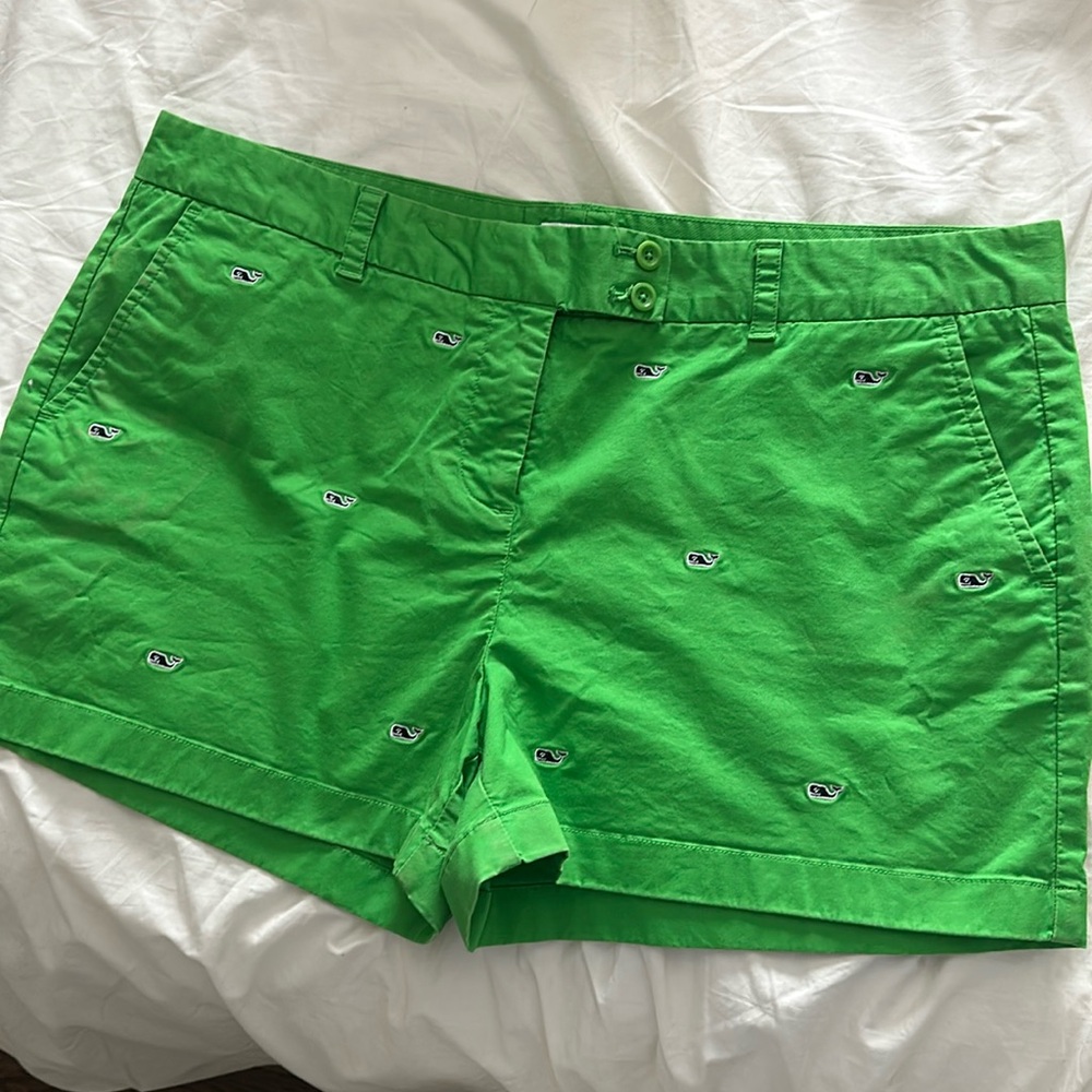 EUC Vineyard Vines short